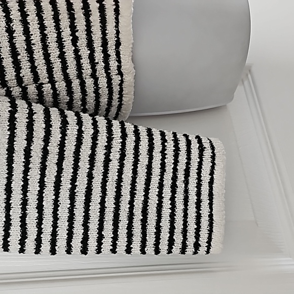 NWTs J. Crew Mockneck Sz. M - Picture 4 of 4